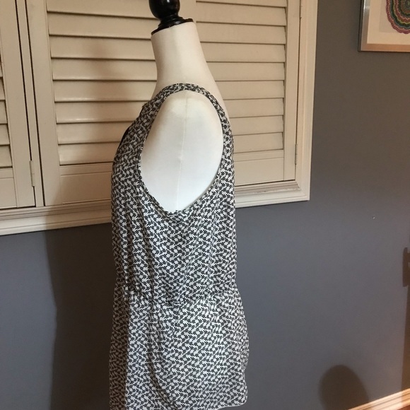 Black and white zipper sleeveless blouse size L - Picture 4 of 5